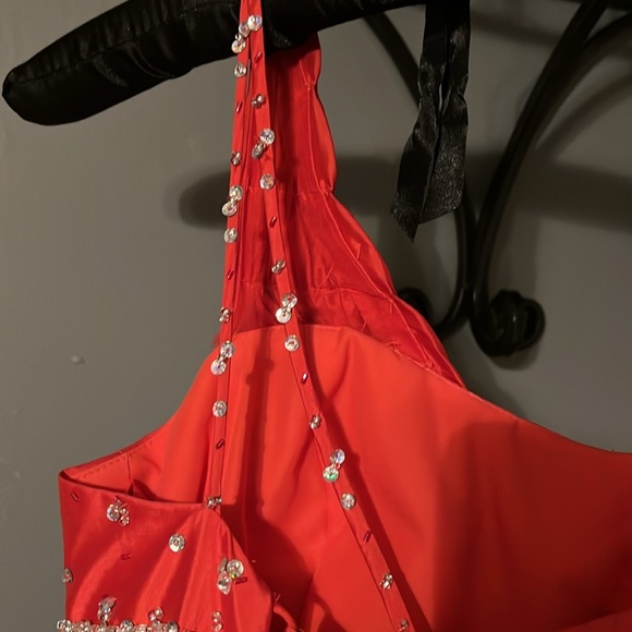 Mori Lee  formal red 1 shoulder sequin gown. Size 7/8 Perfect for Prom Season! - Picture 11 of 13